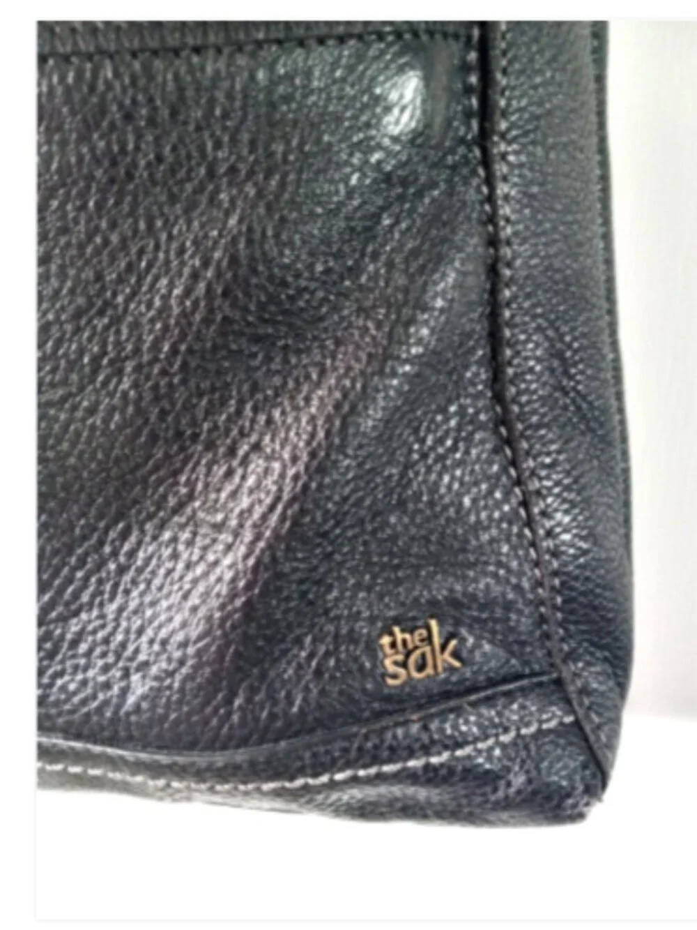 The Sak Iris Black Pebbled Soft Leather Messenger Crossbody Bag EUC